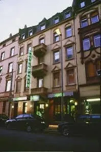 Hotel Little Paris Франкфурт-на-Майне